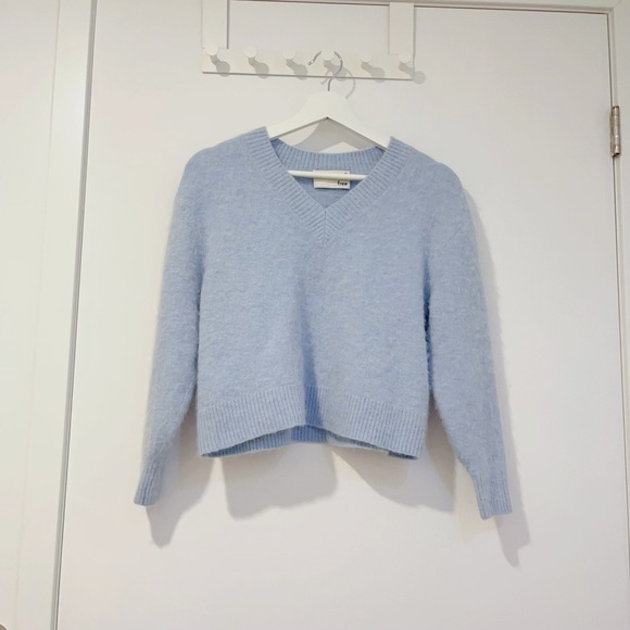 Aritzia Sweaters - Aritzia Alpaca sweater